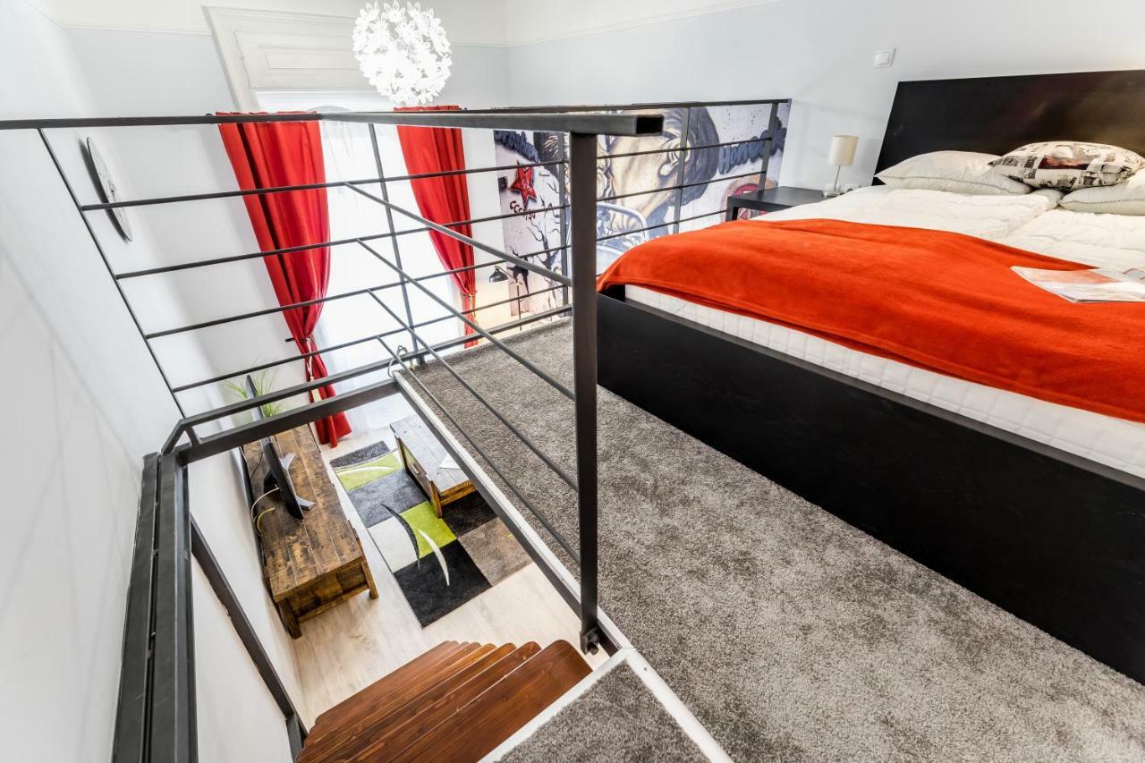 Bpr Stupendous Design Home Budapest Luaran gambar