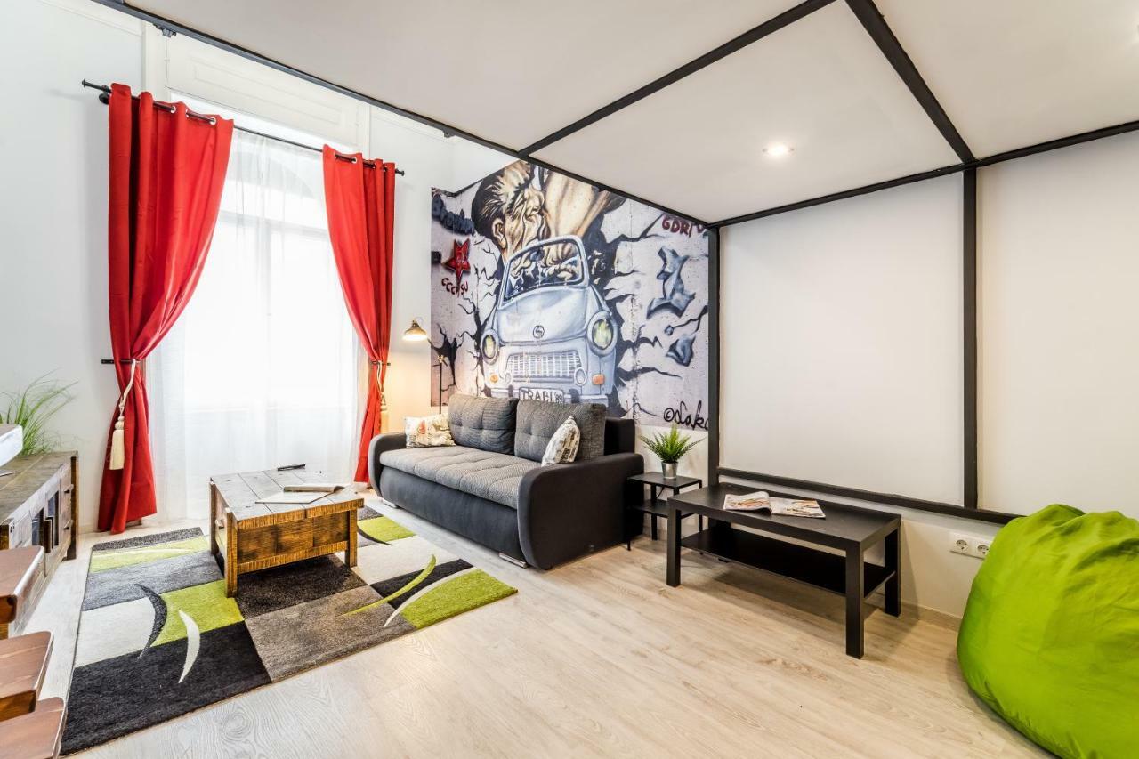 Bpr Stupendous Design Home Budapest Luaran gambar