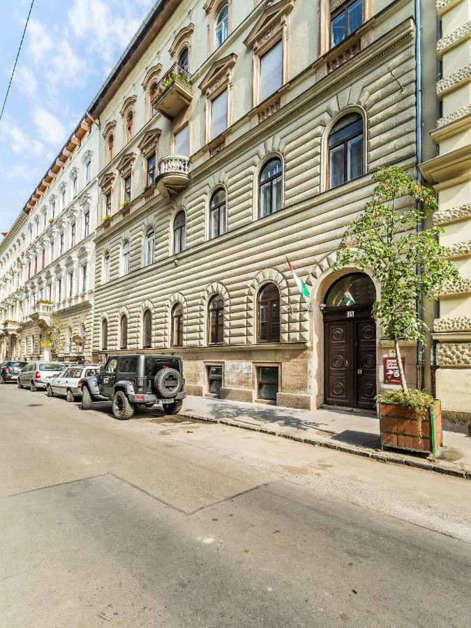 Bpr Stupendous Design Home Budapest Luaran gambar